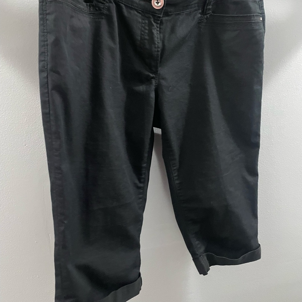 White House Black Market Black Capris
